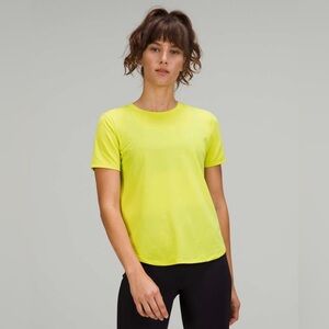 Lululemon High Neck Running and Training T-Shirt Yellow Serpentine Size 4